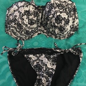 Sexy Bikini includes top 40D & bottom large